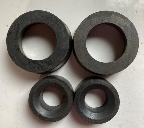 9E533/4: Engine Cross Shaft Rubbers